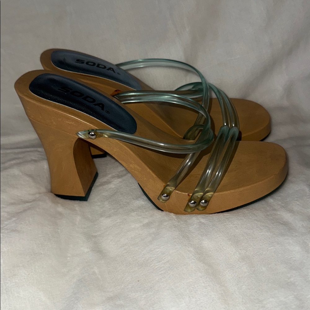 Y2K Vibe Alert! SODA Vintage Clear Strap Wooden Platform Sandals - Size 8 w/ Box - Picture 2 of 7